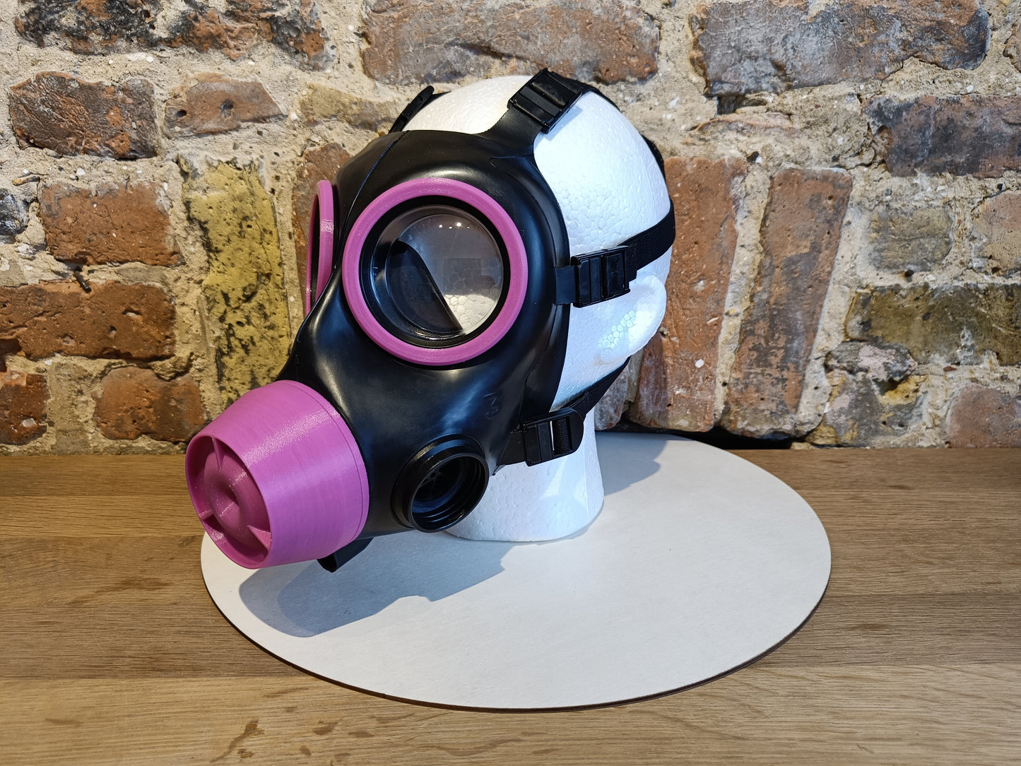 Sample: FM12 Stroker Gas Mask Size 3 (Pink Parts)