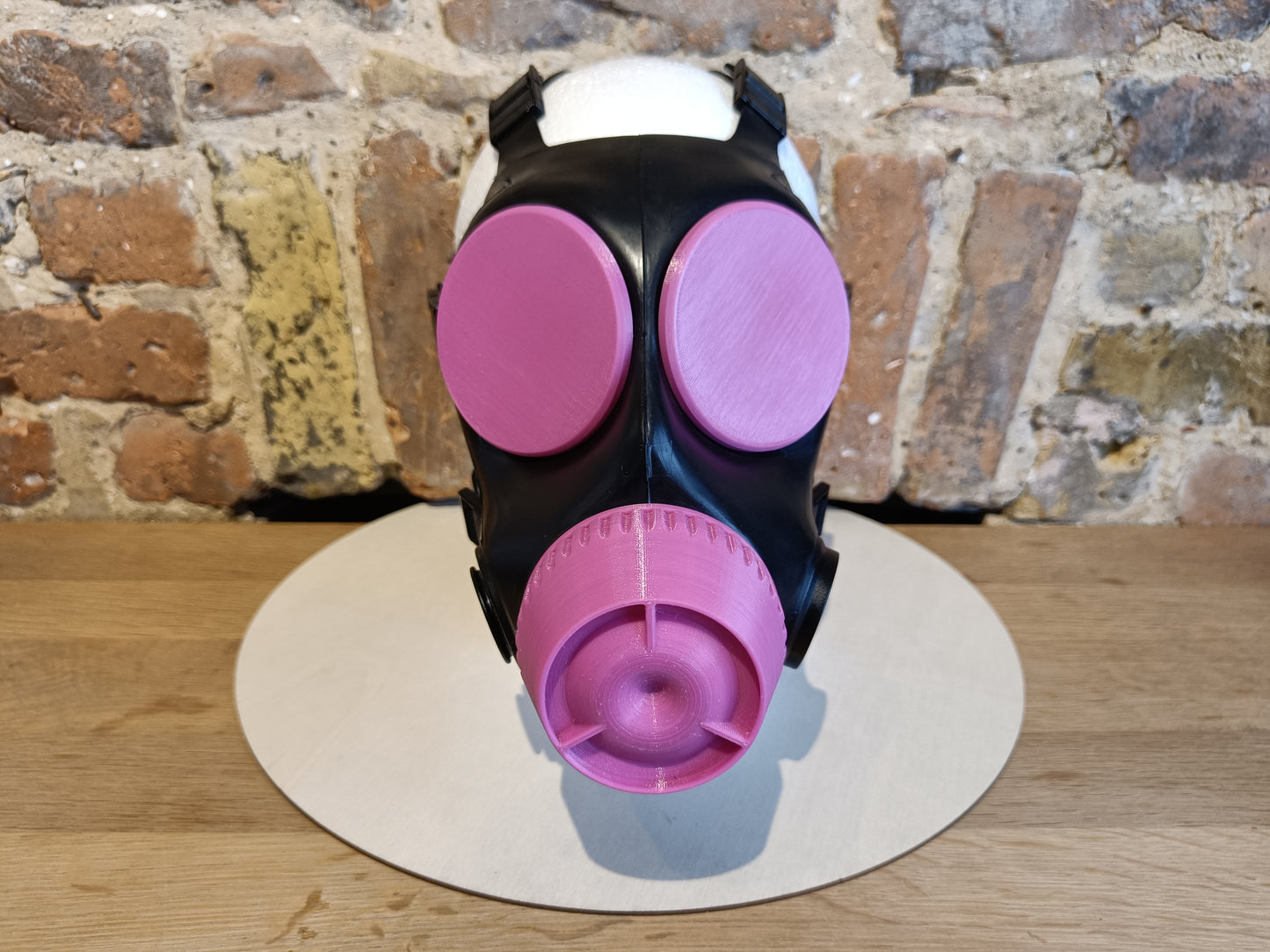Sample: FM12 Stroker Gas Mask Size 3 (Pink Parts)